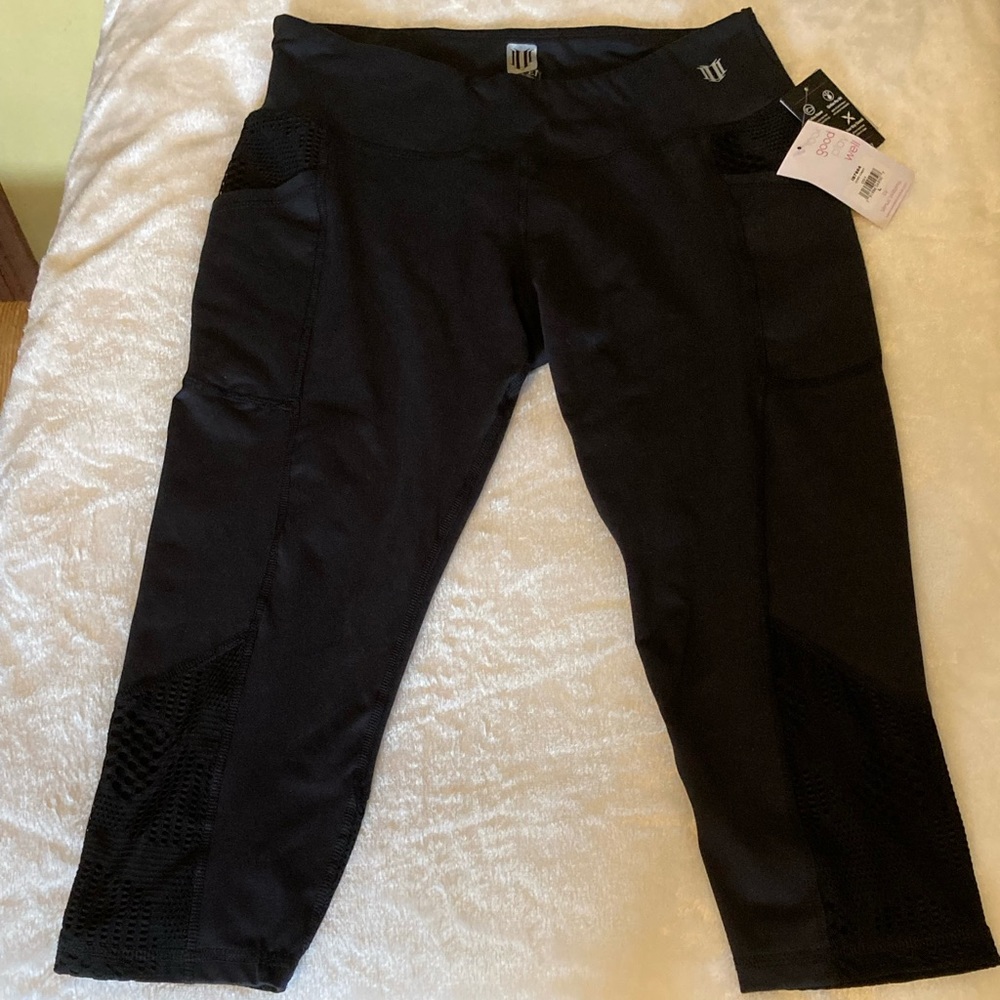 🍀NWT🍀 EleVen by Venus Williams Orbit Capri Leggings, Athletic Pants, Siz…